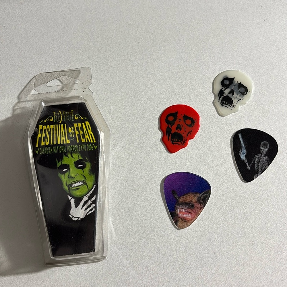 Guitar picks from the festival of fear exp 2006 4 pack
